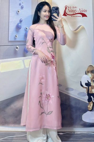 Áo dài cách tân nữ hoa đào nhẹ nhàng, tinh tế