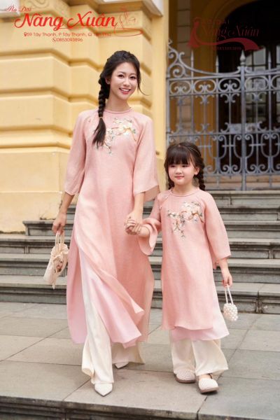 Áo dài tết mẹ và bé