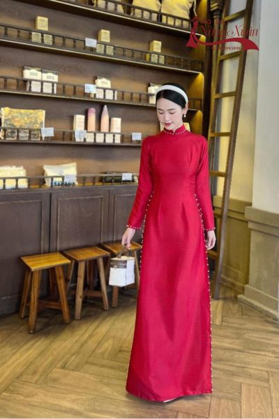 Bảng màu áo dài cách tân Tết – đỏ ruby, vàng đồng, cam đất