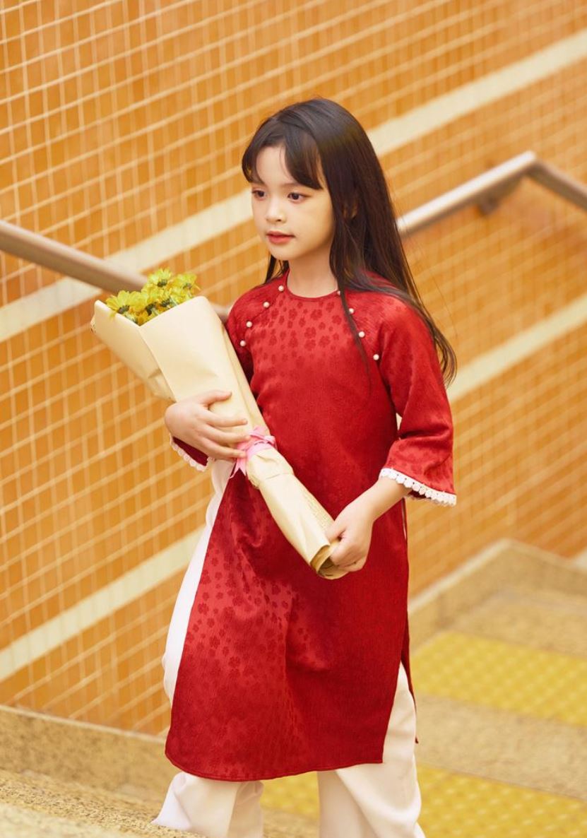 Các dòng áo dài bé gái được mua nhiều tại TP.HCM