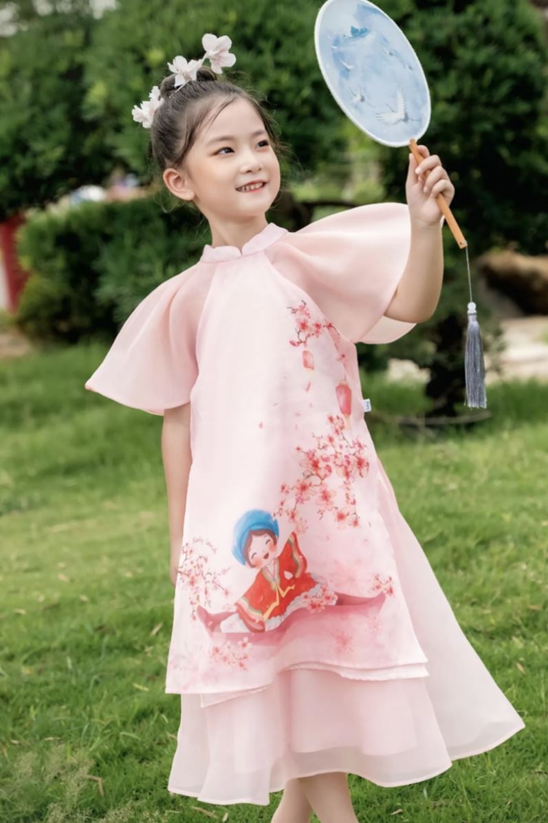 Mẫu áo dài bé gái dễ mặc tại TP.HCM